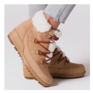 Sorel Women's Beige White Evie Cozy Suede Round Toe Lace Up Boots Size 7.5